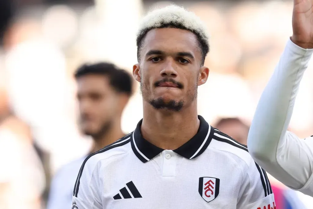 Antonee Robinson, do Fulham, é um grande alvo do Liverpool. Tsimikas poderia ser trocado, mais dinheiro para contratá-lo. foto: IMAGO / Pro Sports Images