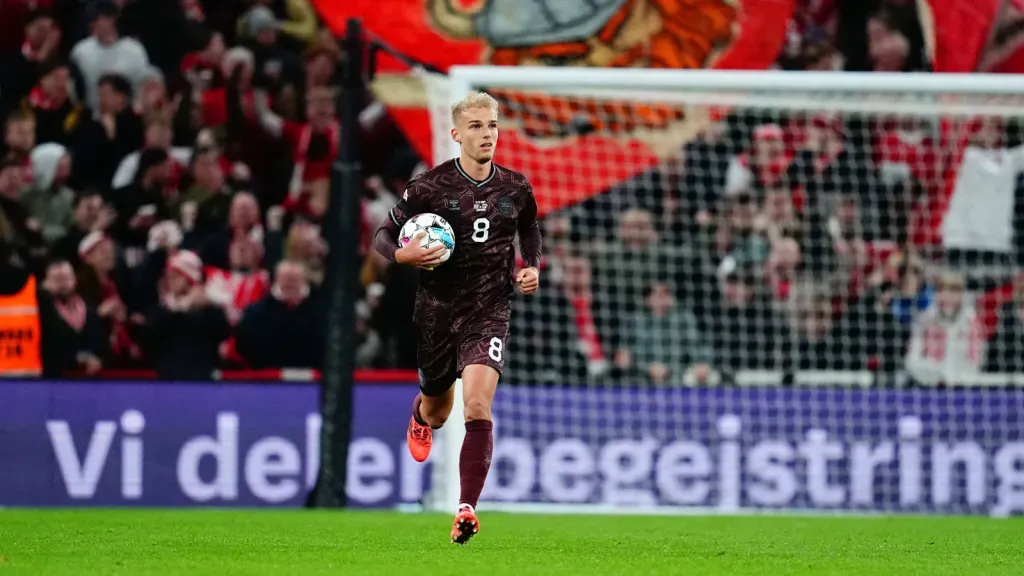Isaksen marca o gol da Dinamarca contra a Espanha (Foto: IMAGO / ZUMA Press Wire)