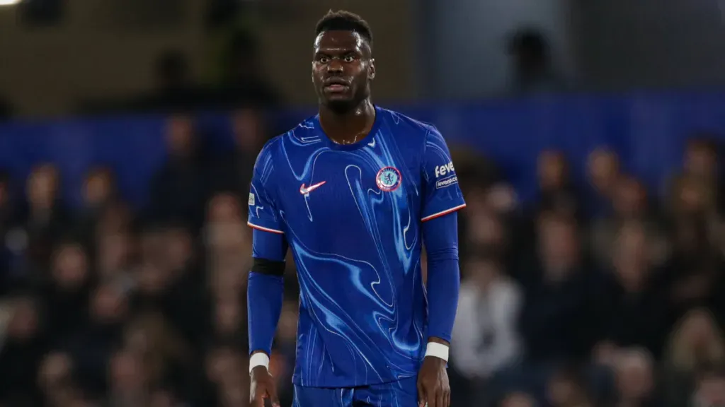 Benoit Badiashile em partida pelo Chelsea (Foto: IMAGO / ZUMA Press Wire)
