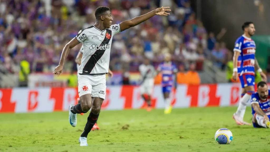 Léo Pelé em partida pelo Vasco (Foto: Baggio Rodrigues/AGIF)