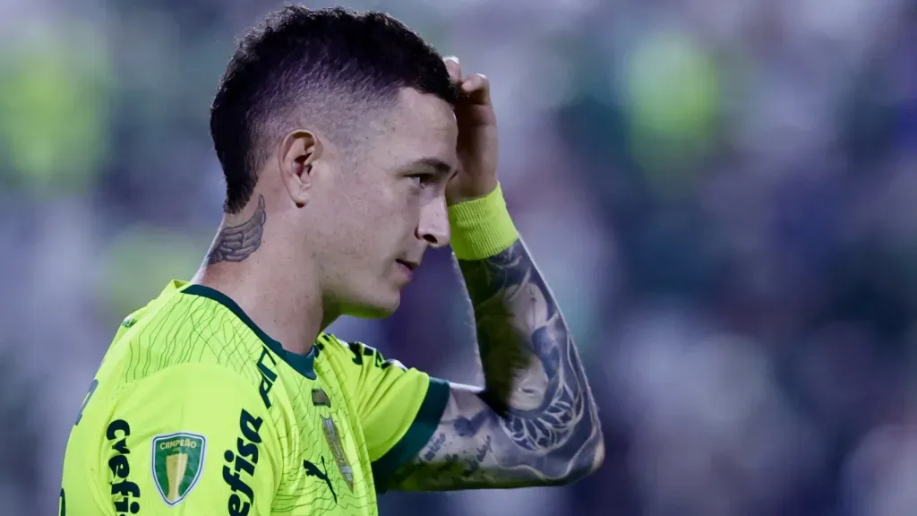 Aníbal Moreno em partida pelo Palmeiras (Foto: Marcello Zambrana/AGIF)