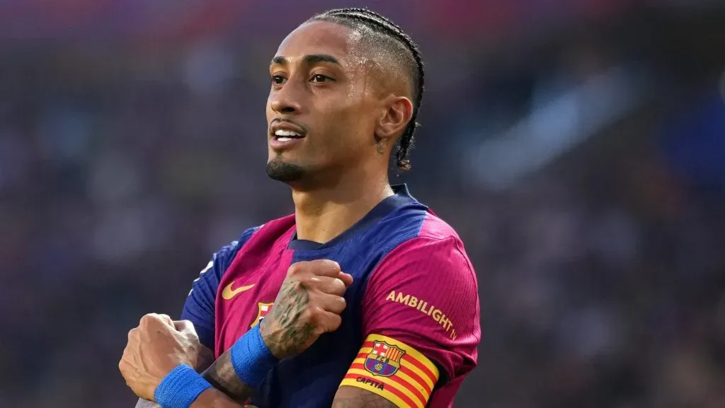 Raphinha vem se destacando no Barcelona (Photo by Alex Caparros/Getty Images)