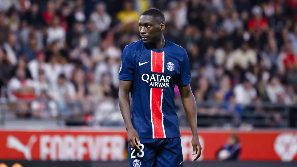 Randal Kolo Muani em jogo do PSG contra o Stade de Reims