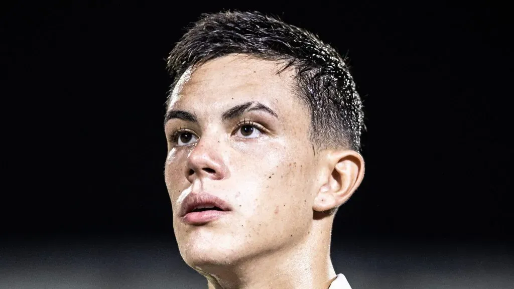 João Pedro Chermont, lateral-direito do Santos. (Foto: Abner Dourado/AGIF)