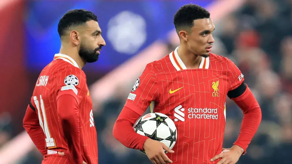 Trent Alexander-Arnold e Mohamed Salah em jogo do Liverpool (Foto: IMAGO / Action Plus)