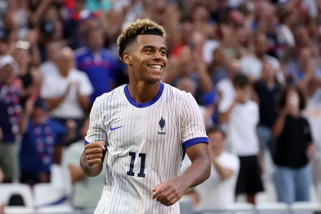 Desiré Doué em ação pela França. Ele é alvo do Liverpool. (Photo by Alex Livesey/Getty Images)