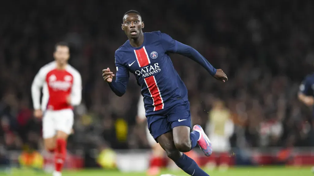 Manchester United atrás de Kolo Muani. Foto: IMAGO / PanoramiC