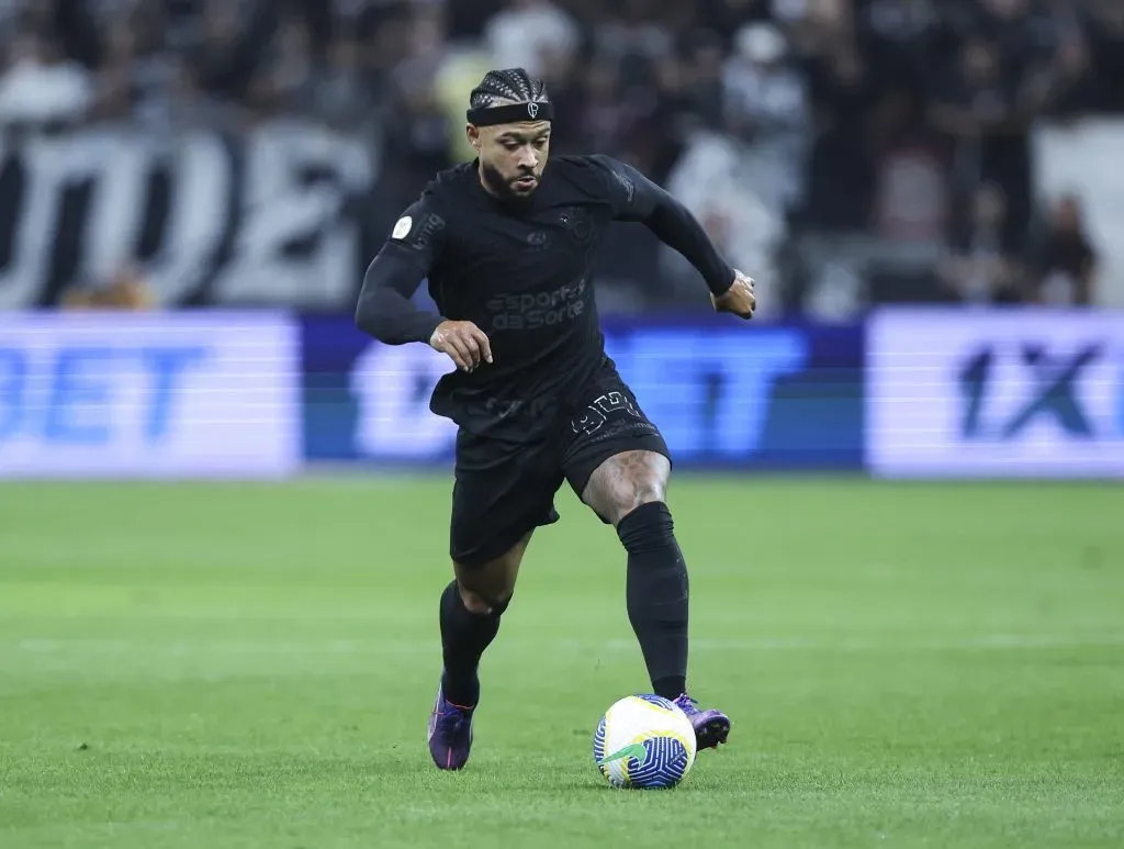 Depay vs Palmeiras.