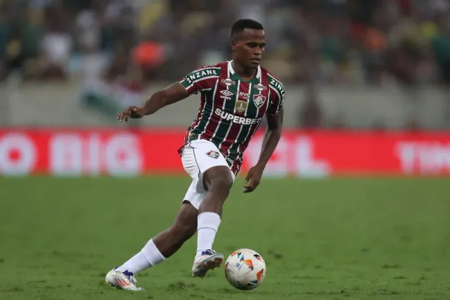 Jhon Arias, um dos nomes na mira do Cruzeiro para 2025, em ação pelo Fluminense. (Photo by Wagner Meier/Getty Images)