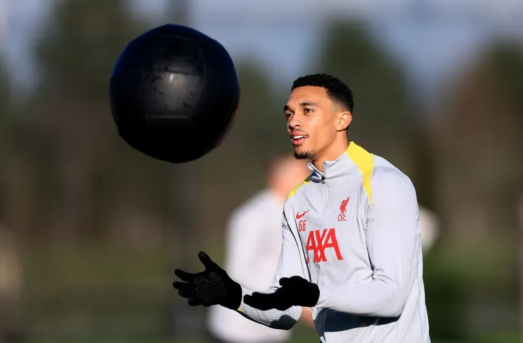 Real Madrid foca em Trent. (Photo by Jess Hornby/Getty Images)