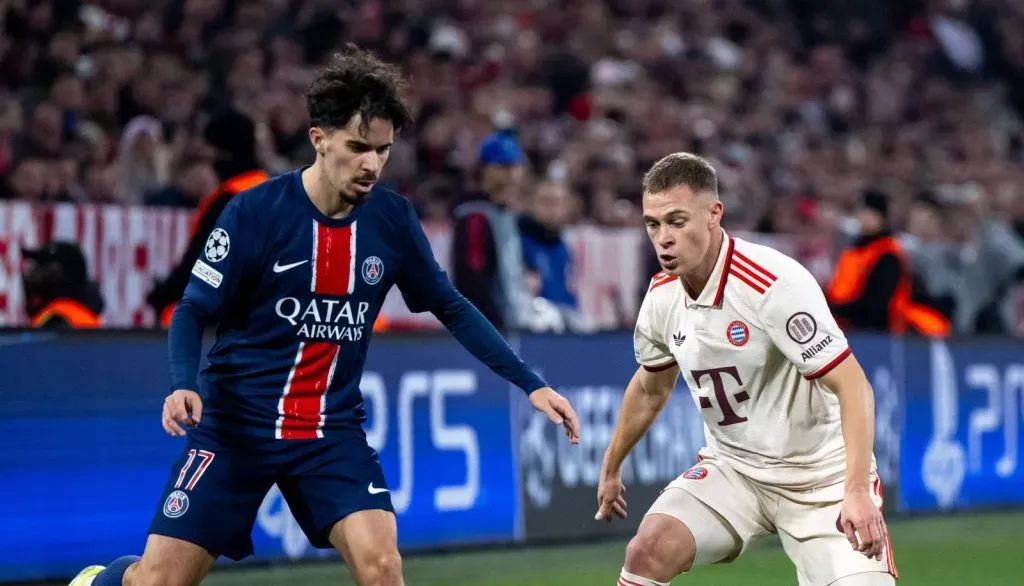 Kimmich marcando Vitinha no jogo entre PSG v Bayern de Munique pela Champions League (IMAGO / Eibner)