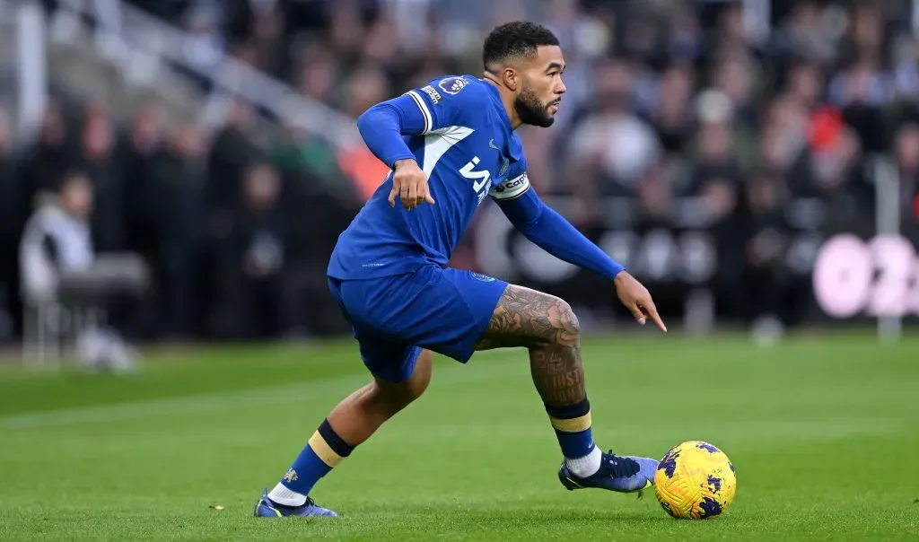 Reece James em ação pelo Chelsea durante partida contra o Newcastle. (Photo by Stu Forster/Getty Images)