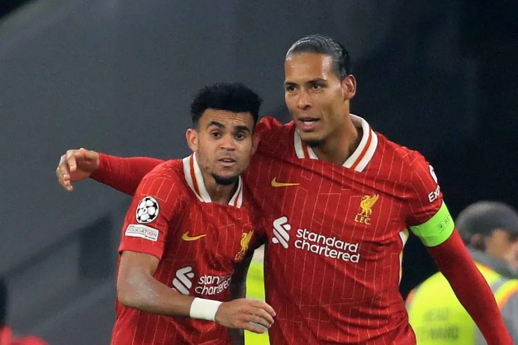Van Dijk e Luis Díaz pelo Liverpool. foto: IMAGO / Action Plus