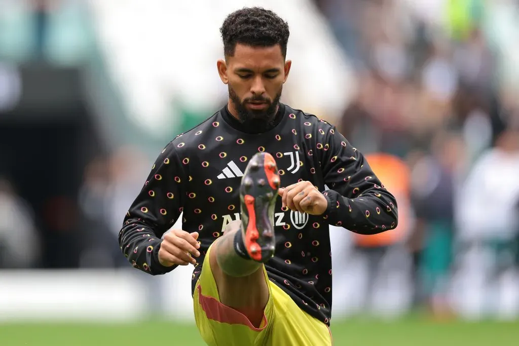 Douglas Luiz durante aquecimento pela Juventus no Allianz Stadium. (Photo by Jonathan Moscrop/Getty Images)