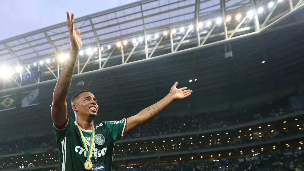 Gabriel Jesus após partida do Palmeiras em 2016 (Foto: IMAGO / Fotoarena)