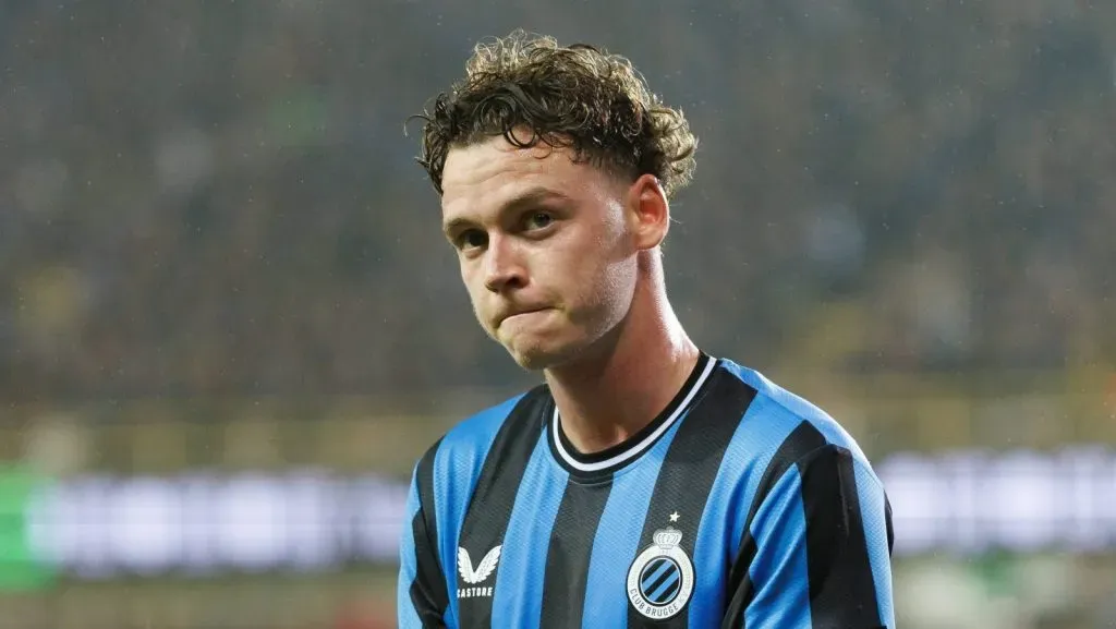 Maxim De Cuyper, do Club Brugge, em ação durante uma partida de futebol entre Club Brugge e RUSG Royale Union Saint-Gilloise, em Brugge, pela 10ª rodada da temporada 2024-2025 da Jupiler Pro League, primeira divisão do campeonato belga, no domingo, 6 de outubro de 2024. (Foto: IMAGO / PanoramiC)