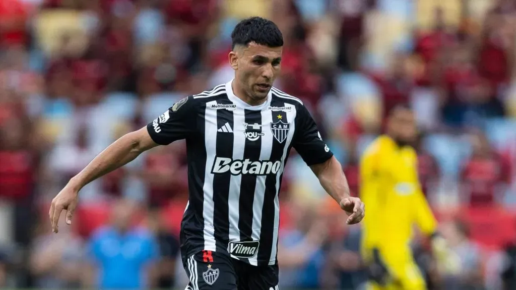 JUNIOR ALONSO, do Atlético Mineiro, controla a bola durante a partida entre Flamengo e Atlético Mineiro, parte da final da Copa do Brasil 2024, no Estádio do Maracanã, em 3 de novembro de 2024, no Rio de Janeiro, Brasil. (Foto: IMAGO / Carneiro Images)