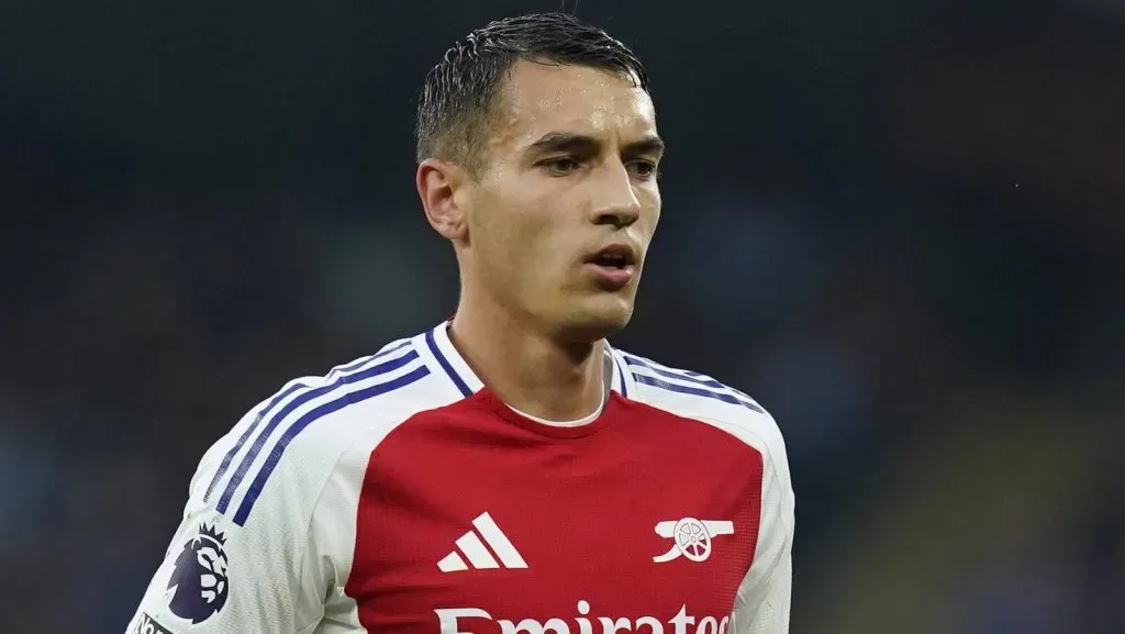 Jakub Kiwior, do Arsenal, durante a partida da Premier League no Etihad Stadium, em Manchester. (Foto: IMAGO / Sportimage)