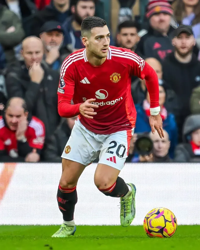 Dalot, defensor do Manchester United, se tornou alvo do Real Madrid e agora do Barcelona. Foto: IMAGO / News Images