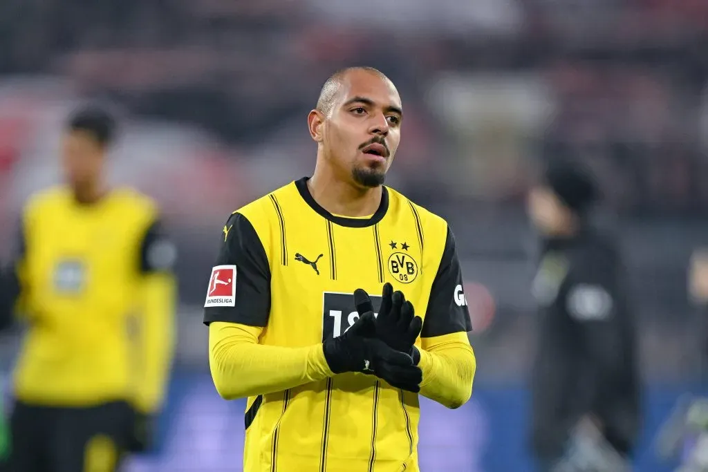 Donyell Malen, que defende o Borussia Dortmund, deixou claro que gostaria de se juntar ao Arsenal ou ao Barcelona. Foto: IMAGO / RHR-Foto