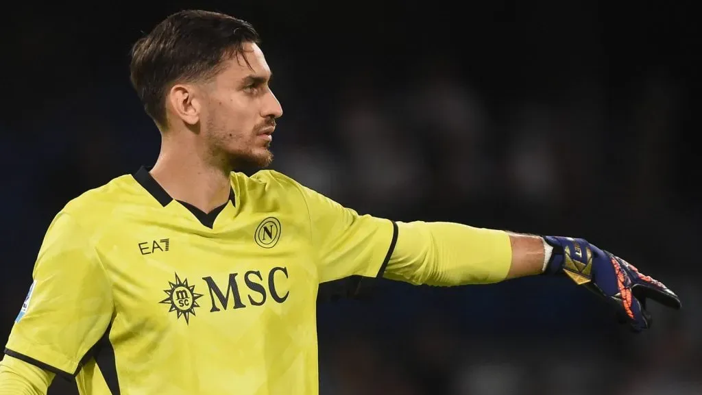 Alex Meret, do SSC Napoli, durante a partida da Serie A entre SSC Napoli e Bologna FC no Estádio Diego Armando Maradona, em Nápoles, Itália, em 25 de agosto de 2024. (Foto: IMAGO / NurPhoto)