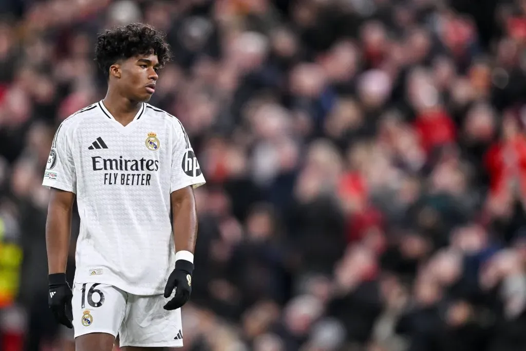 Endrick pelo Real Madrid durante o jogo contra o Liverpool, em Anfield. Foto: Imago