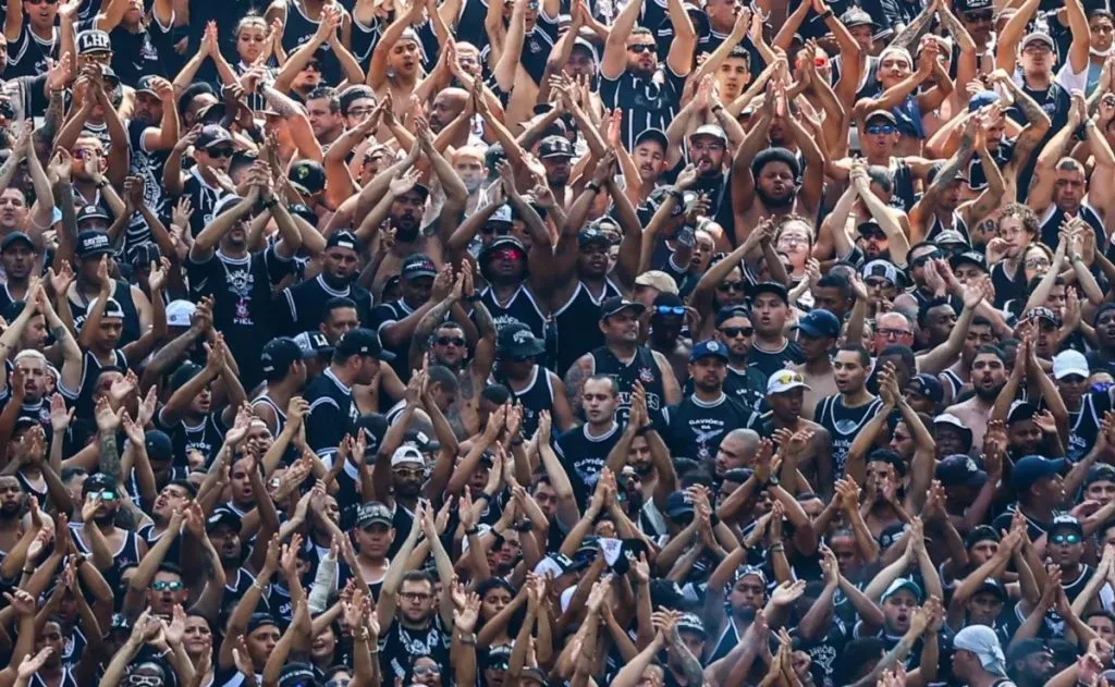 Torcida do Corinthians – (Foto: Marcello Zambrana/AGIF)