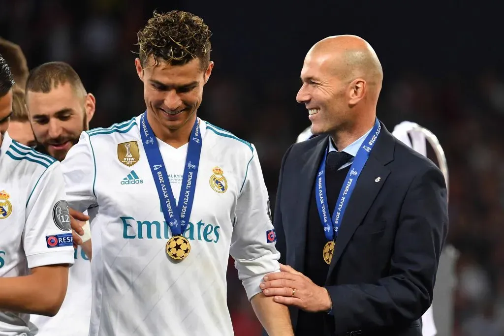 Cristiano Ronaldo e Zidane comemoram a Champions League pelo Real Madrid. Foto: IMAGO / Sven Simon.