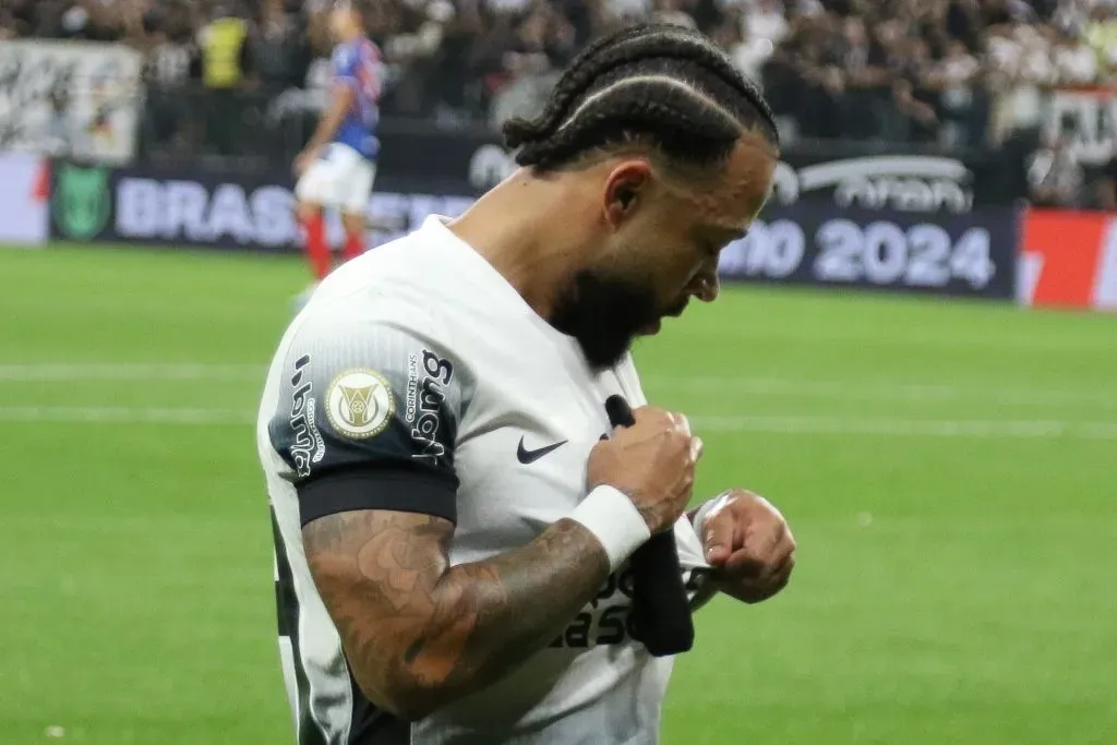 Jornal rasga elogios a Depay, do Corinthians. Foto: Joisel Amaral/AGIF