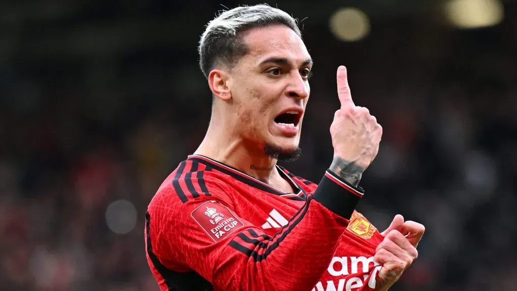 Antony em campo pelo Manchester United (Photo by Michael Regan/Getty Images)