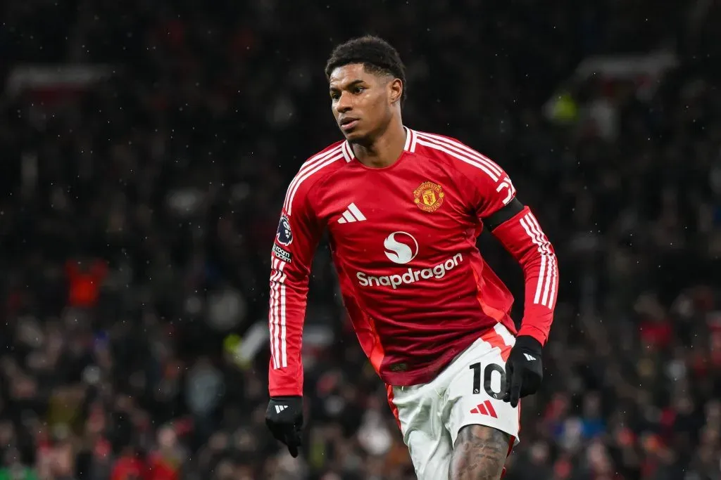 Marcus Rashford com a camisa do Manchester United. Foto: IMAGO / News Images.