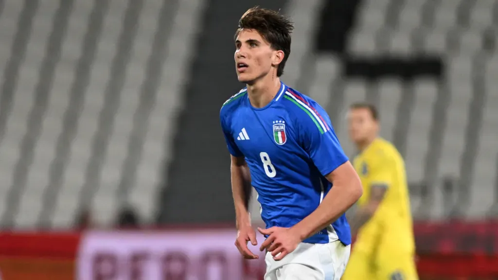 Cesare Casadei em partida pela Seleção Italiana sub-21 (Foto: IMAGO / Buzzi)