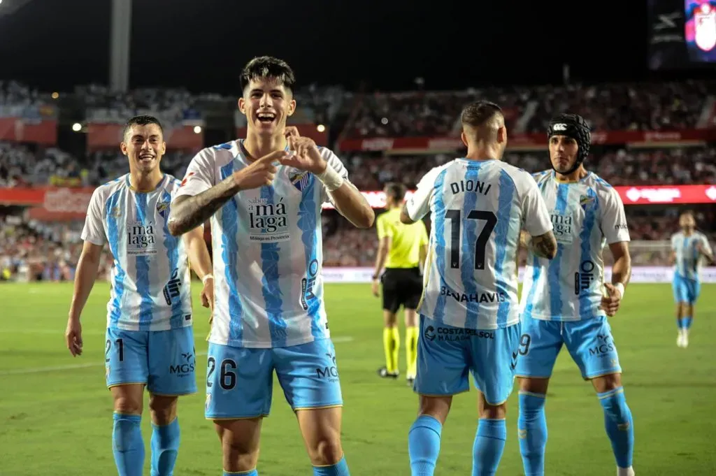 Antonio Cordero comemora seu gol pelo Málaga. Ele é alvo do Real Madrid e do Barcelona. Foto: IMAGO / Pacific Press Agency