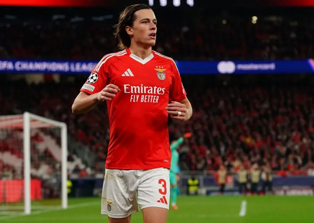 Carreras em campo pelo Benfica (Photo by Gualter Fatia/Getty Images)