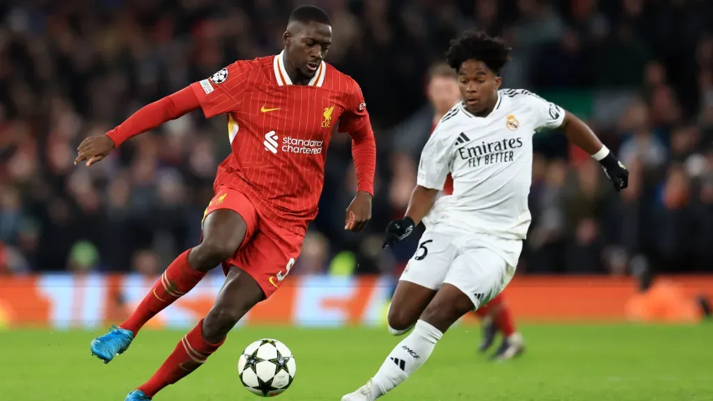 Endrick e Konaté em Liverpool x Real Madrid. Foto: Imago
