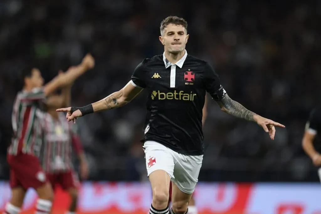 Pablo Vegetti celebrando gol contra o Fluminense. (Photo by Lucas Figueiredo/Getty Images)