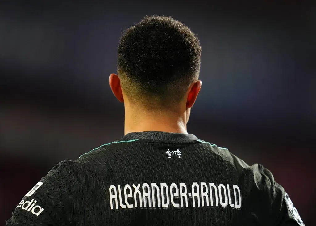 Trent Alexander-Arnold com a camisa do Liverpool pela Champions League. Foto: IMAGO / Pressinphoto.