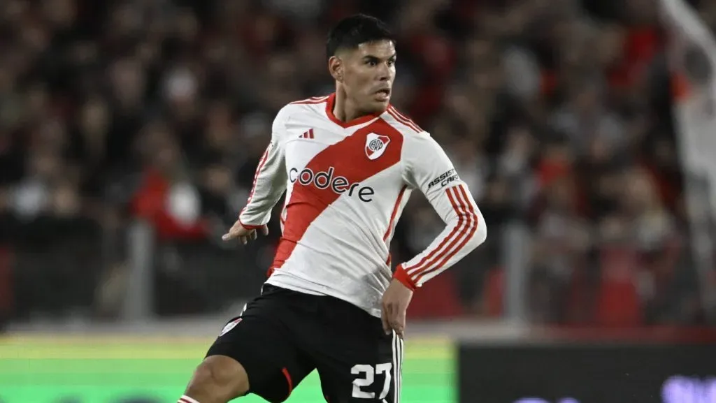 Agustín Sant'Anna, do River Plate, durante uma partida entre River Plate e Belgrano, como parte da Liga Profissional 2024, no Estádio Más Monumental Antonio Vespucio Liberti, em 18 de maio de 2024, em Buenos Aires, Argentina. (Foto: IMAGO / Sebastian Frej)