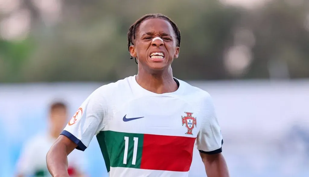 Cardoso Varela em campo na estreia da seleção portuguesa (IMAGO / Sports Press Photo)