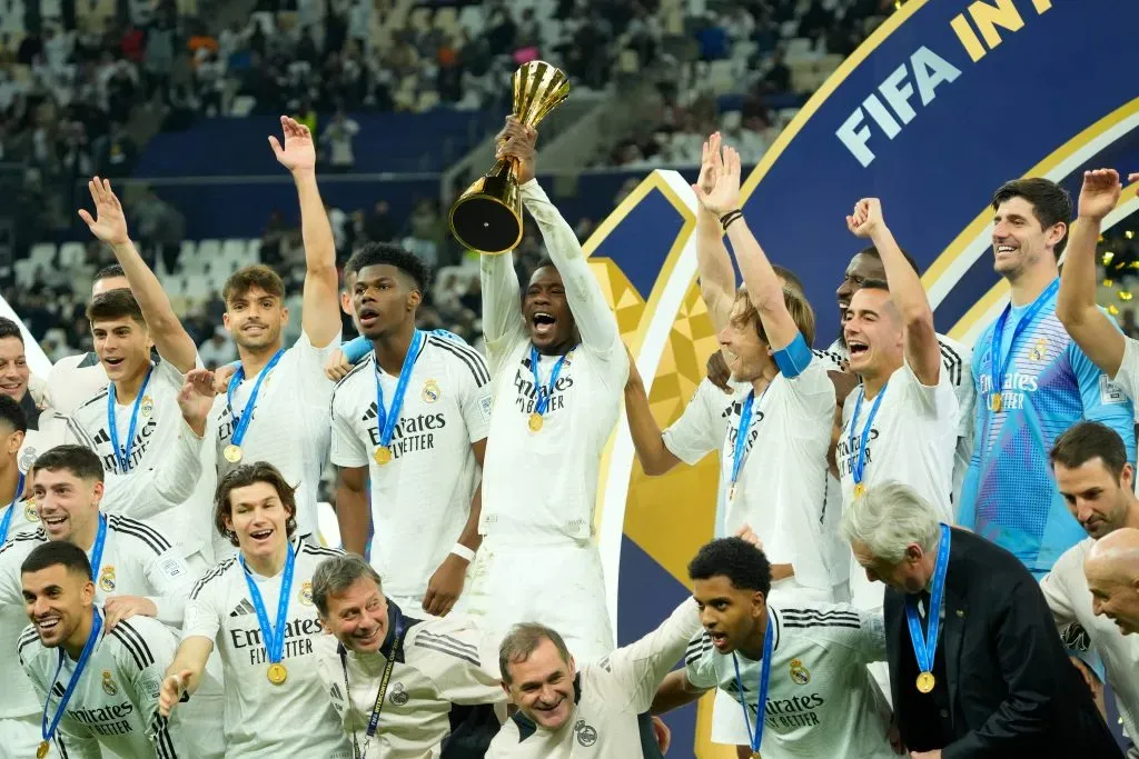 Elenco do Real Madrid comemora título Intercontinental - Foto: Imago