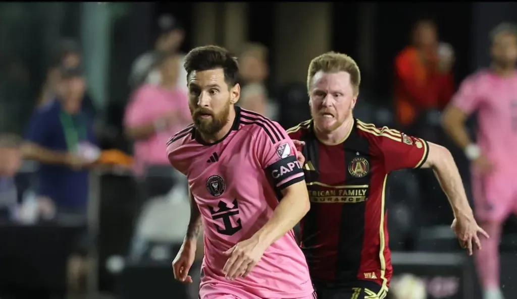 Messi em ação pelo Inter Miami contra o Atlanta United (IMAGO Icon Sportswire)