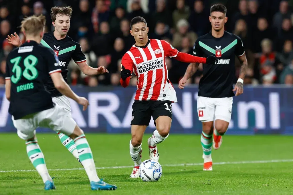 Mauro Júnior ema ação pelo PSV. Foto: IMAGO / Pro Shots