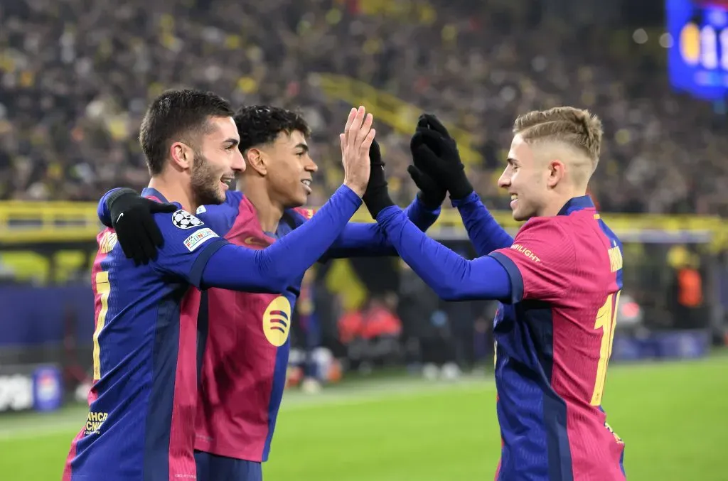 Ferrán Torres, Lamine Yamal e Fermin pelo Barcelona. Treinador discute qual pode substituir Yamal. Foto: IMAGO / Sven Simon