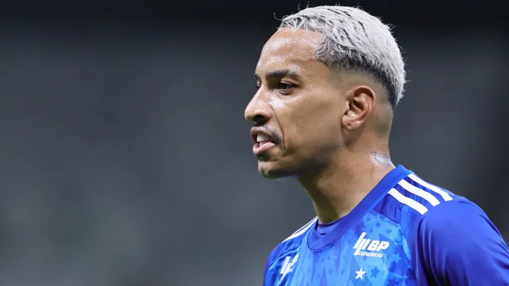 Matheus Pereira jogador do Cruzeiro durante partida contra o Palmeiras (Foto: Gilson Lobo/AGIF)