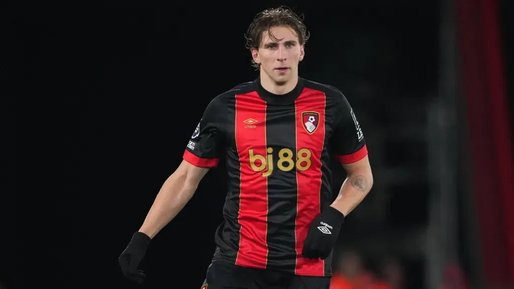 Illya Zabarnyi em partida do Bournemouth (Foto: IMAGO / PRiME Media Images)