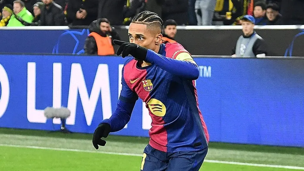 Futebol Liga dos Campeões da UEFA, Borussia Dortmund FC Barcelona empolgado, v l Celebração de gol, comemoração do gol 0 1 por Raphinha FC Barcelona. (Foto: IMAGO / Jan Huebner)