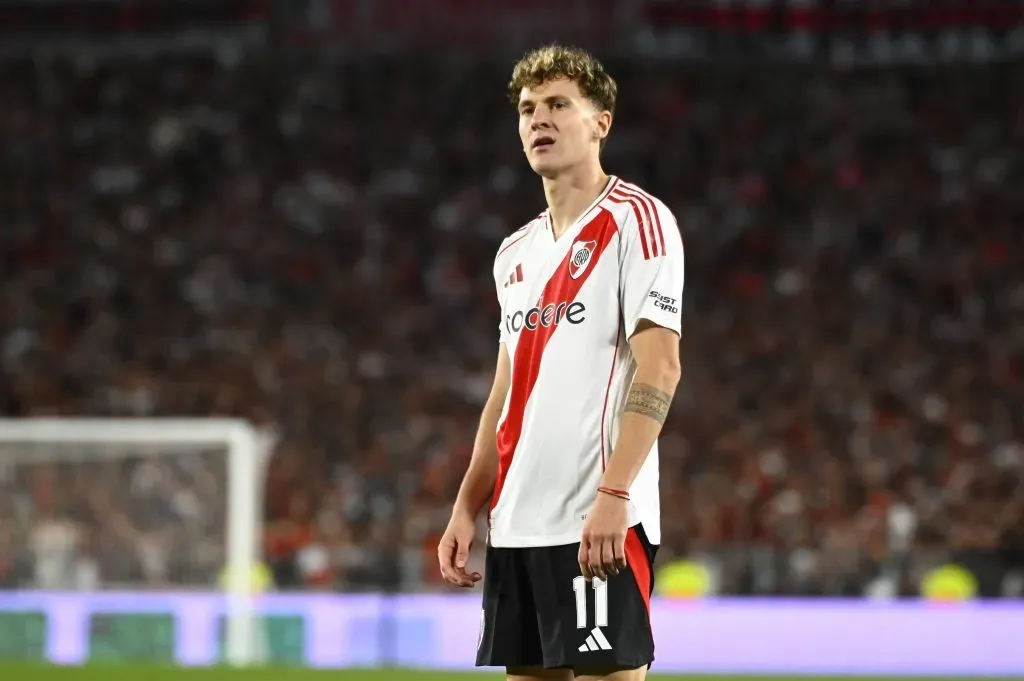 Facundo Colidio com a camisa do River Plate.
