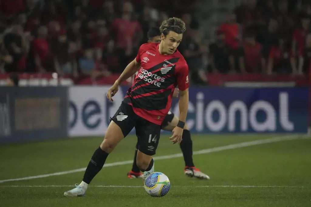 Canobbio em ação pelo Athletico. Foto: IMAGO / Fotoarena.