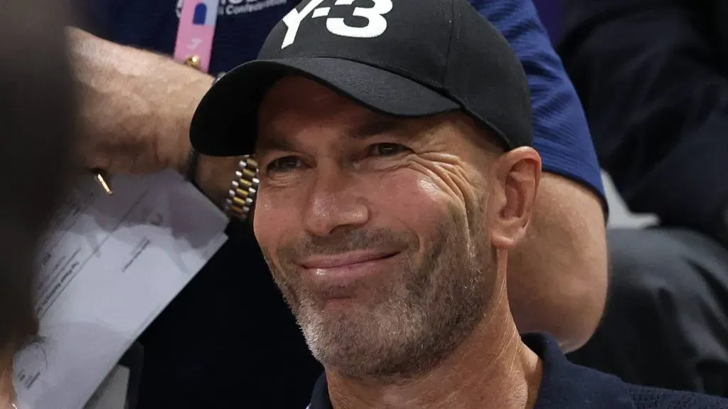 Zidane assistindo a uma partida de vôlei (IMAGO / ZUMA Press Wire)