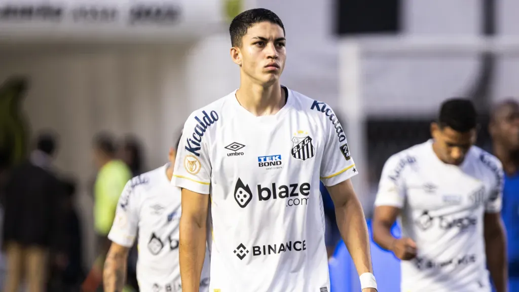 Jair Cunha jogador do Santos durante partida contra o São Paulo (Foto: Abner Dourado/AGIF)